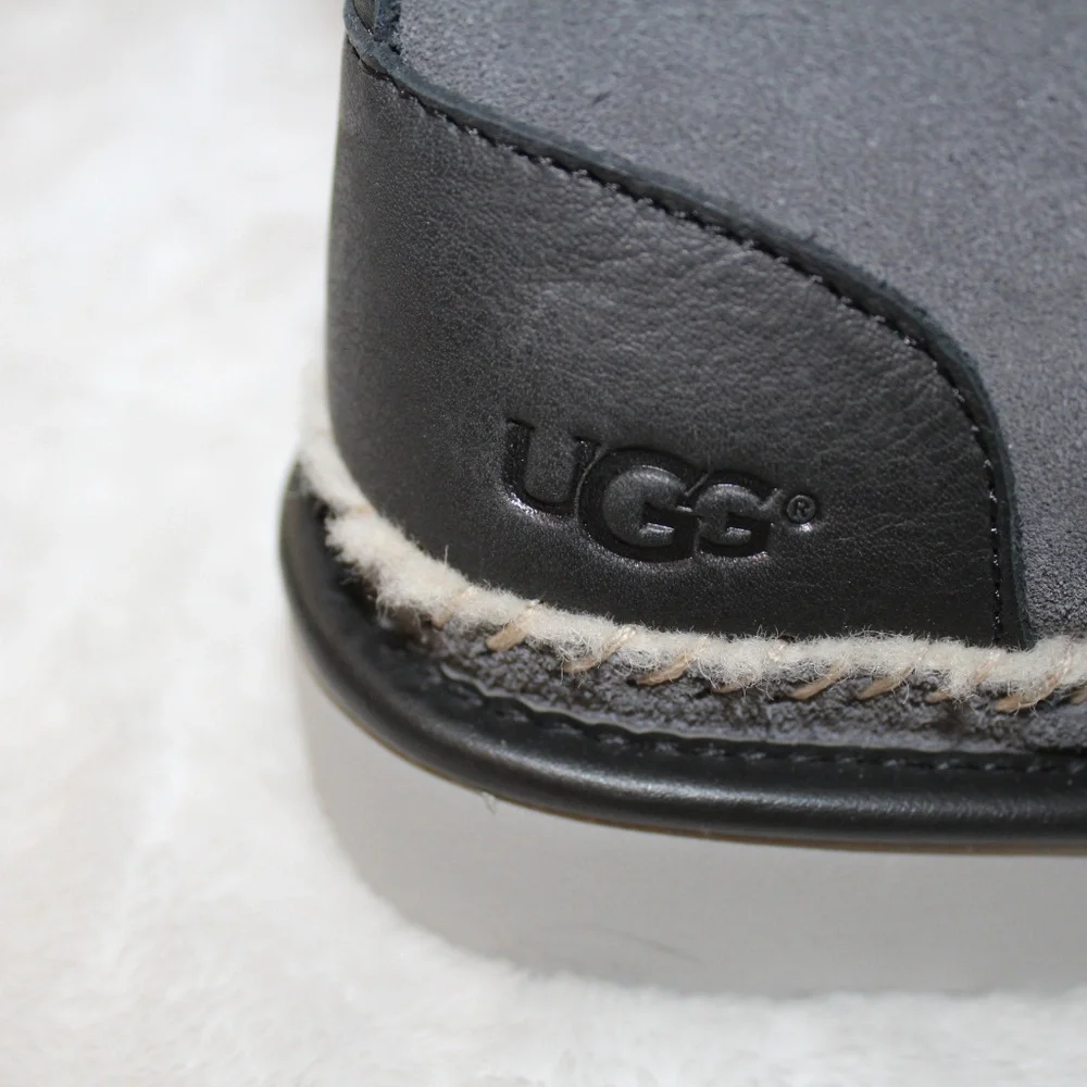 UGG HARKLEY SUEDE SHEARLING STITCH BOOTS NEW‎